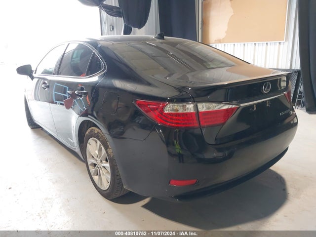 JTHBW1GG1F2077665 Lexus ES 300H