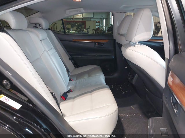 JTHBW1GG1F2077665 Lexus ES 300H