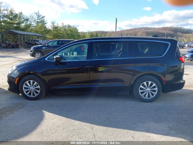 2C4RC1DG6HR529420 Chrysler Pacifica Touring
