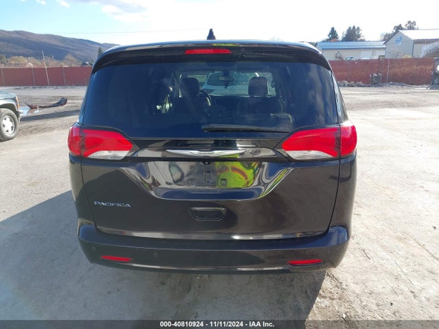 2C4RC1DG6HR529420 Chrysler Pacifica Touring