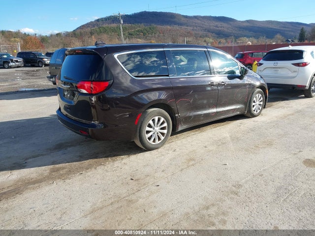 2C4RC1DG6HR529420 Chrysler Pacifica Touring