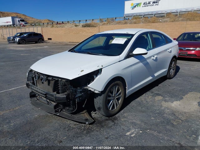 Hyundai SONATA SE 2015 5NPE24AF4FH123323 Image 2