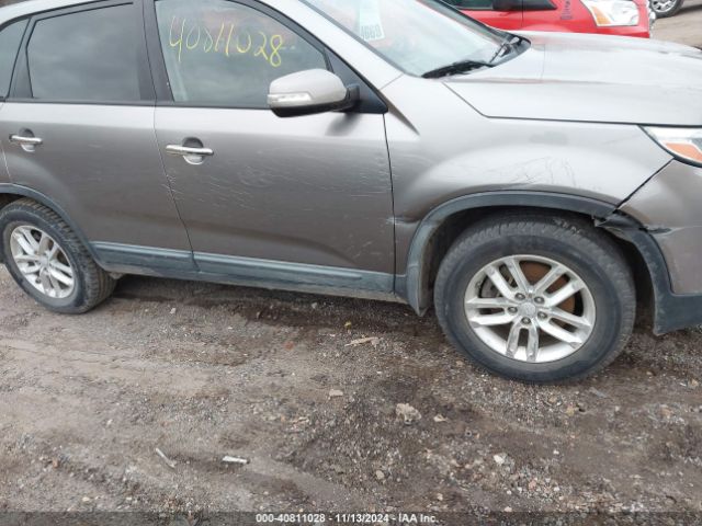5XYKT3A67FG593718 KIA SORENTO LX