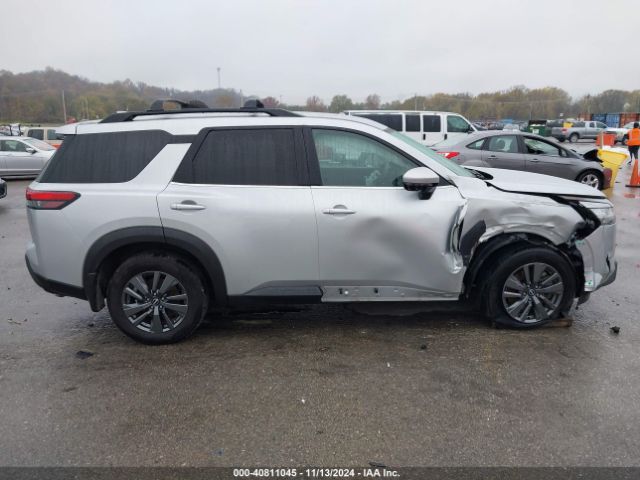 5N1DR3BA5NC237275 Nissan Pathfinder Sv 2wd