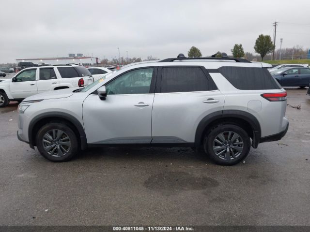 5N1DR3BA5NC237275 Nissan Pathfinder Sv 2wd