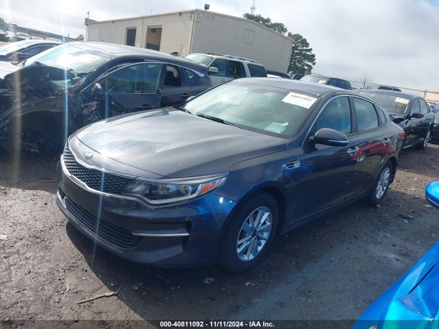 KIA Optima Lx 2018 KNAGT4L37J5234821 Image 2