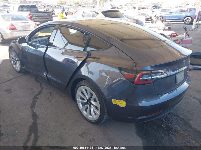 2022 TESLA MODEL 3 5YJ3E1EBXNF124073 Photo 2
