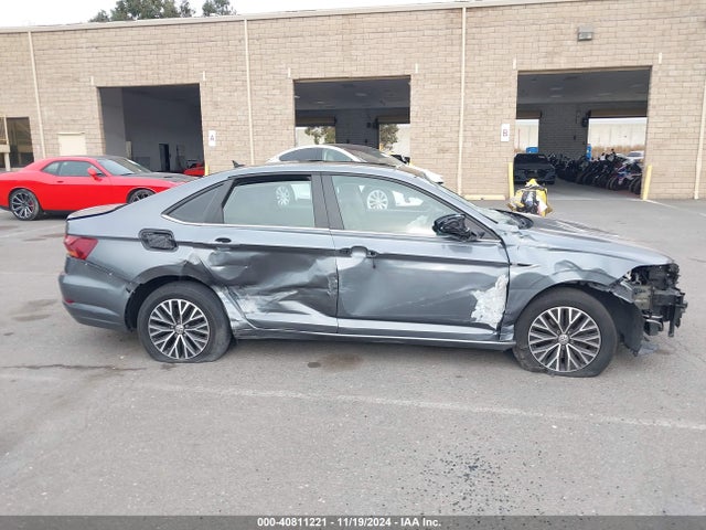 3VWE57BU5KM040135 Volkswagen Jetta 1.4t Sel