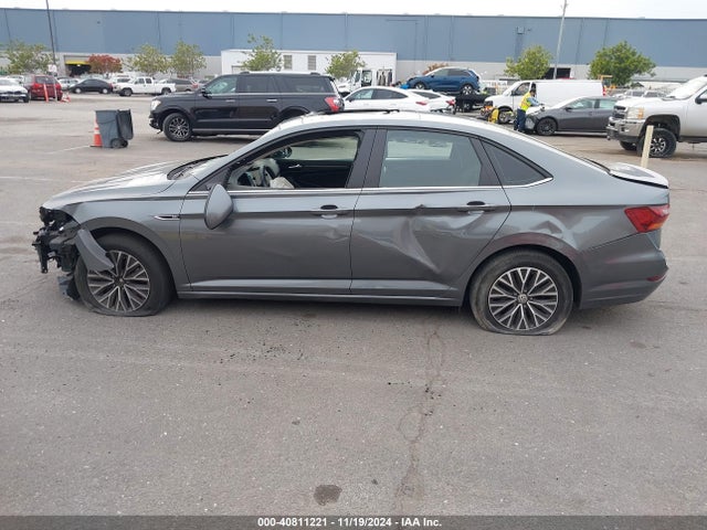 3VWE57BU5KM040135 Volkswagen Jetta 1.4t Sel