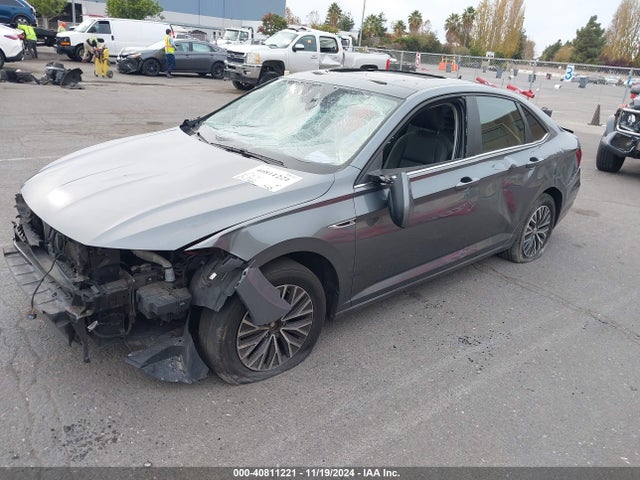 3VWE57BU5KM040135 Volkswagen Jetta 1.4t Sel