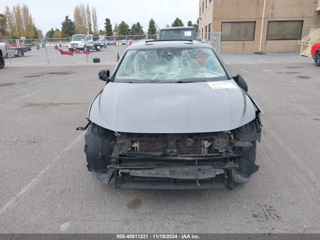 3VWE57BU5KM040135 Volkswagen Jetta 1.4t Sel
