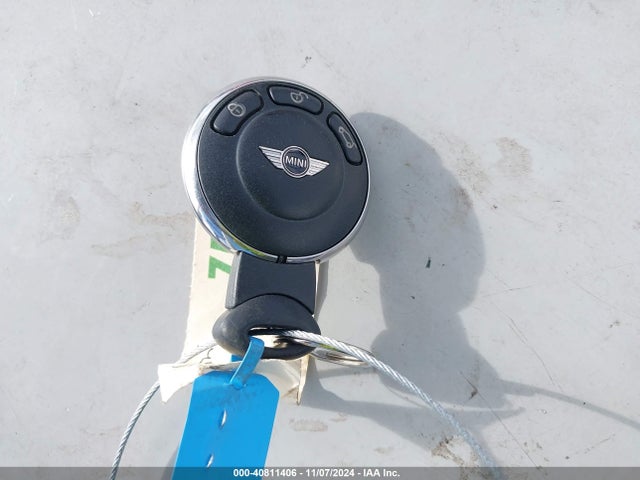 2010 MINI COOPER WMWMF3C54ATZ63604 Photo 10