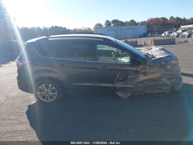 1FMCU9HD0JUC79758 Ford ESCAPE SEL