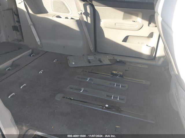 KNDMB5C13G6087638 KIA SEDONA LX