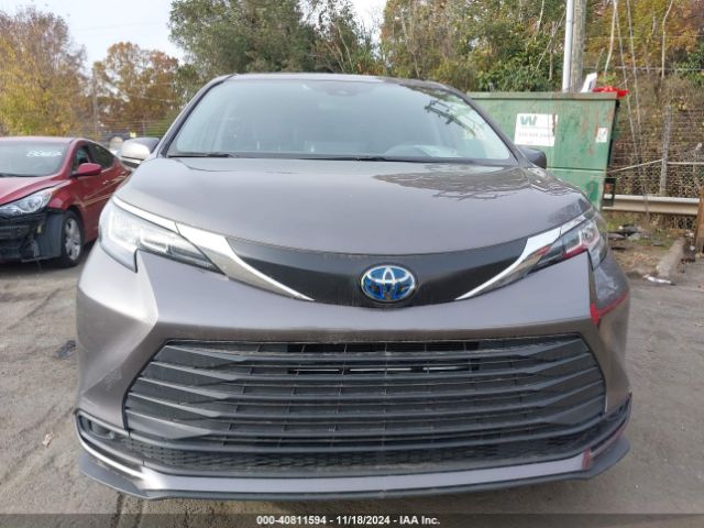 5TDKSKFC8PS077495 Toyota SIENNA LE