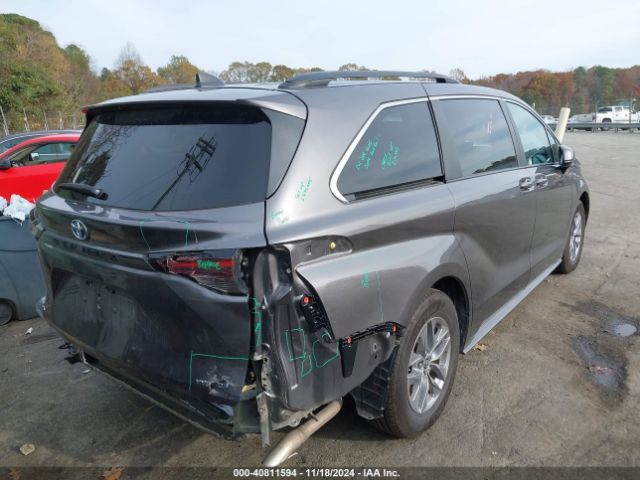 5TDKSKFC8PS077495 Toyota SIENNA LE