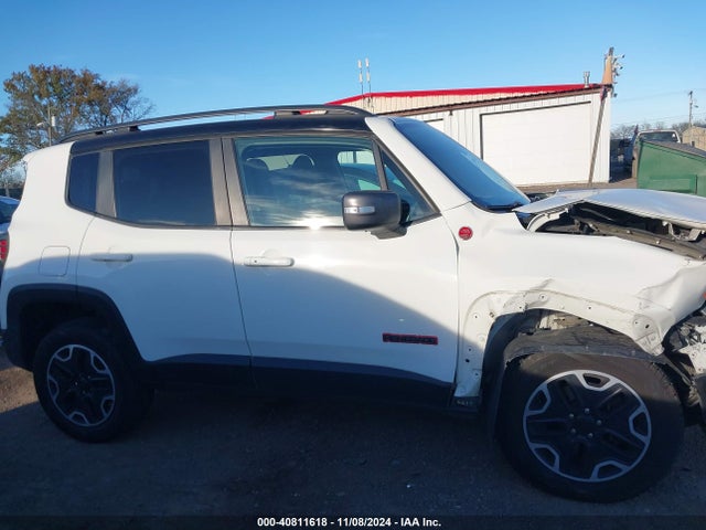 ZACCJBCBXHPG60832 Jeep Renegade Trailhawk 4x4