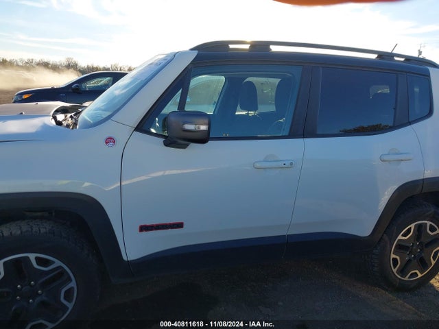 ZACCJBCBXHPG60832 Jeep Renegade Trailhawk 4x4