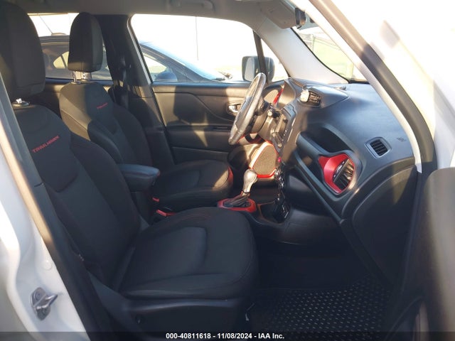 ZACCJBCBXHPG60832 Jeep Renegade Trailhawk 4x4