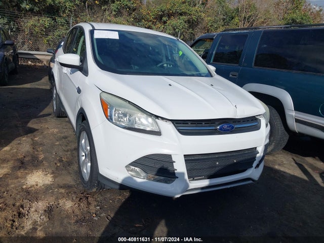 1FMCU0GX0EUE35004 Ford ESCAPE SE