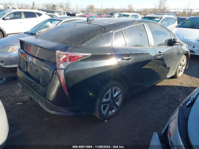 JTDKARFU2G3508001 Toyota Prius Three Touring
