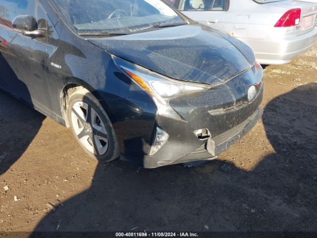 JTDKARFU2G3508001 Toyota Prius Three Touring