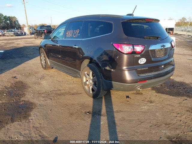 Chevrolet Traverse 2lt 2017 1GNKRHKDXHJ313857 Image 3