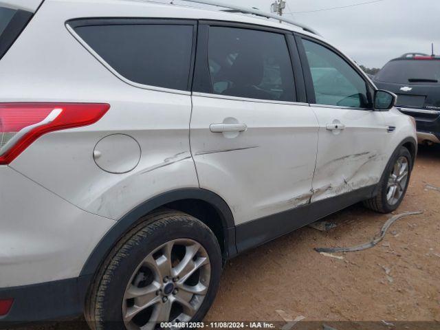 1FMCU0J92EUB55112 Ford Escape Titanium
