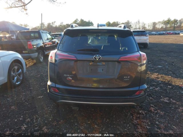 JTMRFREV8JJ242092 Toyota Rav4 Adventure/xle