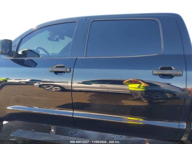 5TFDY5F11GX538084 Toyota Tundra Sr5 5.7l V8