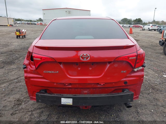 Toyota COROLLA SE 2018 5YFBURHE3JP800185 Image 17