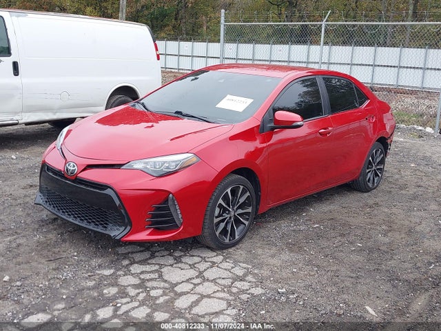 Toyota COROLLA SE 2018 5YFBURHE3JP800185 Image 2
