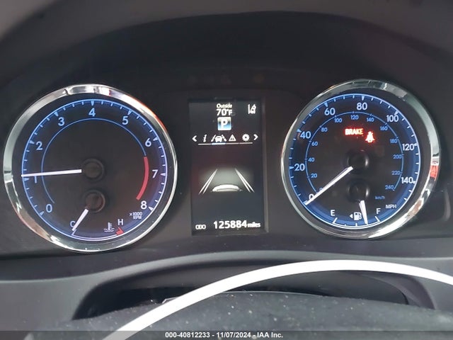 Toyota COROLLA SE 2018 5YFBURHE3JP800185 Image 7