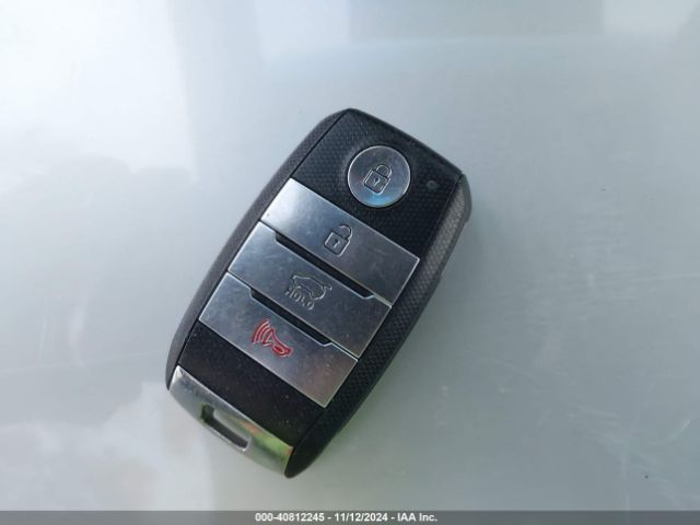 KNDCB3LC2K5304788 KIA NIRO LX