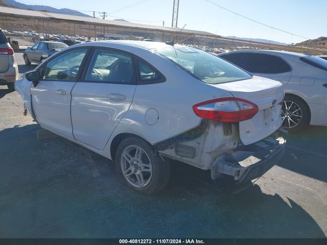 Ford FIESTA SE 2018 3FADP4BJ7JM101888 Image 3