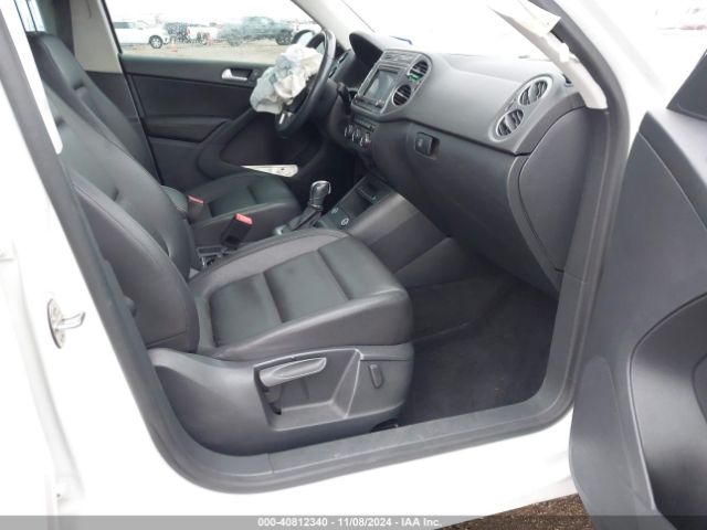 WVGRV7AX6HK025445 Volkswagen Tiguan 2.0t Wolfsburg Edition