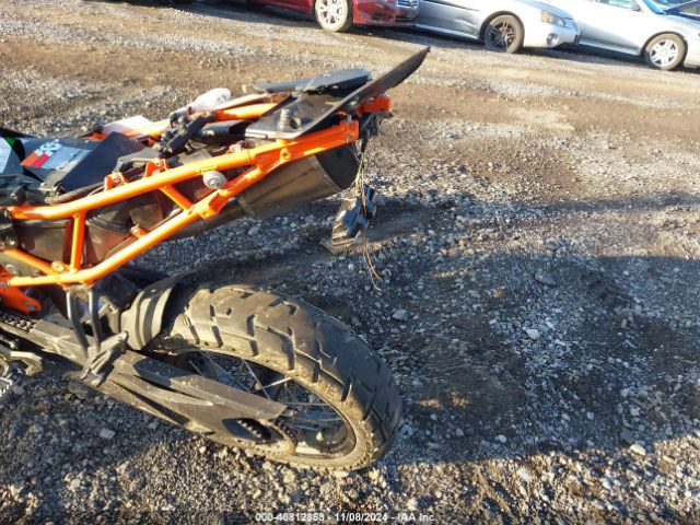 2021 KTM 890 VBKTR6406MM805417 Photo 2