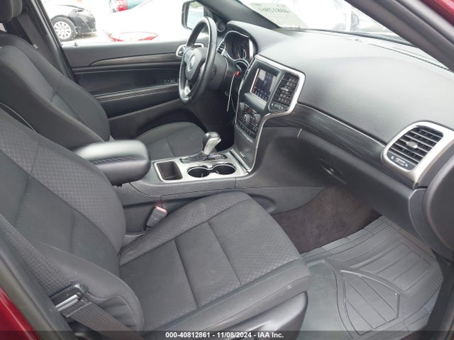 1C4RJEAG0KC543895 Jeep Grand Cherokee Laredo 4x2