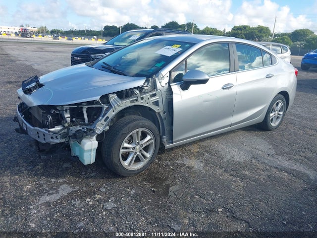Chevrolet Cruze Lt Auto 2018 1G1BE5SM3J7202680 Image 2