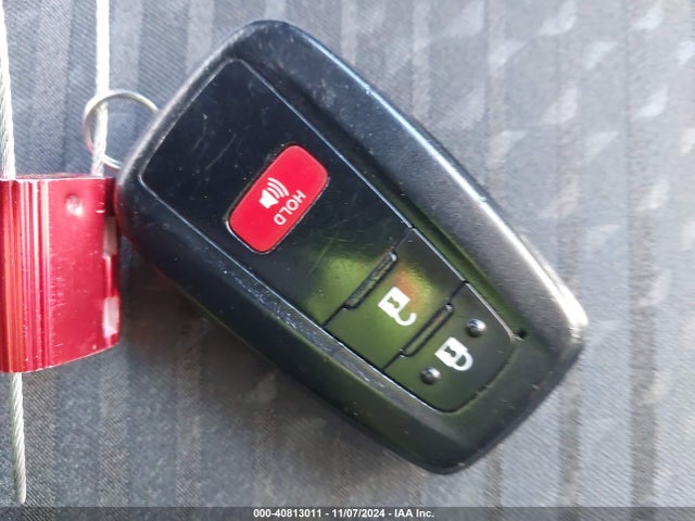 Toyota Prius Three 2017 JTDKARFU6H3043711 Image 11