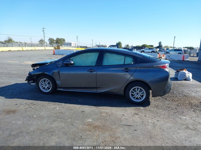 Toyota Prius Three 2017 JTDKARFU6H3043711 Image 15