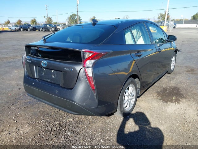 JTDKARFU6H3043711 Toyota Prius Three