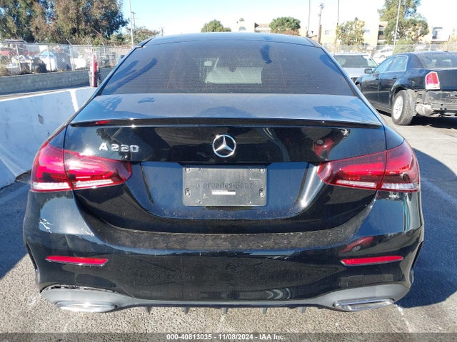 W1K3G4EB1MJ264036 Mercedes-Benz A 220