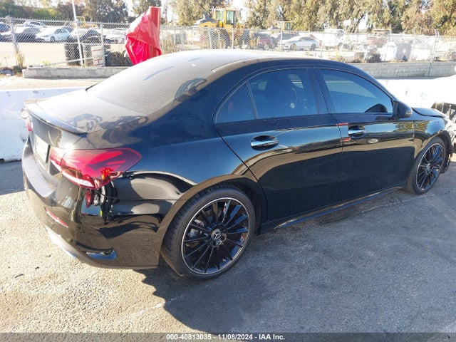 W1K3G4EB1MJ264036 Mercedes-Benz A 220