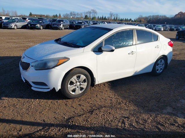 KIA FORTE LX 2016 KNAFK4A6XG5611971 Image 2