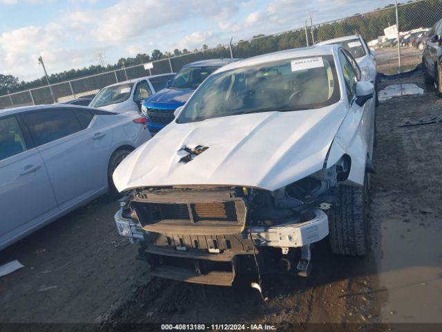 3FA6P0H77JR108324 Ford FUSION SE