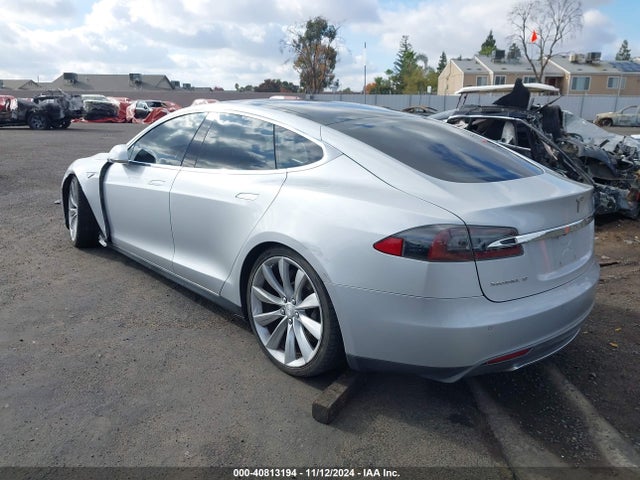 2013 TESLA MODEL S 5YJSA1CN9DFP28152 Photo 2