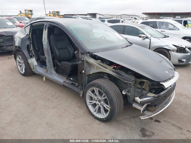 2021 TESLA MODEL Y 5YJYGDEE8MF281224 Photo 0