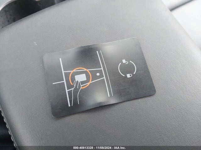2021 TESLA MODEL Y 5YJYGDEE8MF281224 Photo 10
