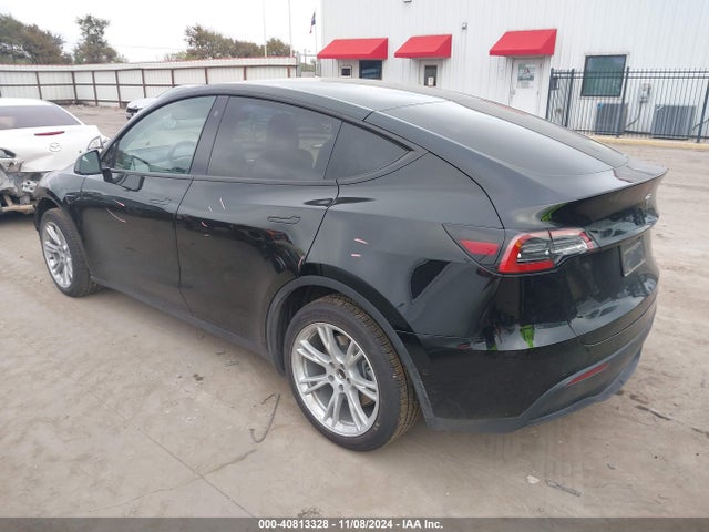 2021 TESLA MODEL Y 5YJYGDEE8MF281224 Photo 2